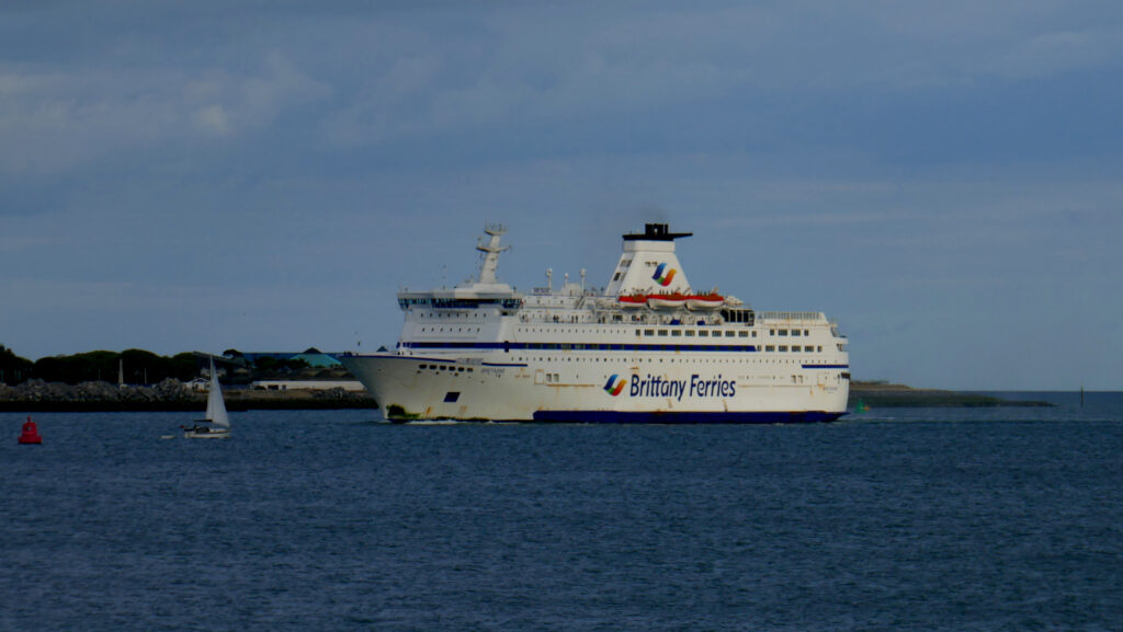 Arrivée du M/V Bretagne à Portsmouth en août 2023.